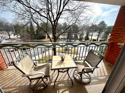 Tiny photo for 710 Creekside Drive #310, Mount Prospect, IL 60056 (MLS # 12586157)