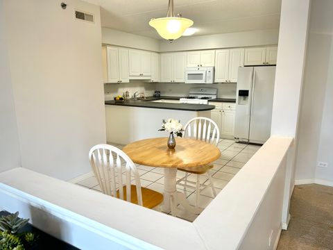 Tiny photo for 710 Creekside Drive #310, Mount Prospect, IL 60056 (MLS # 12586157)