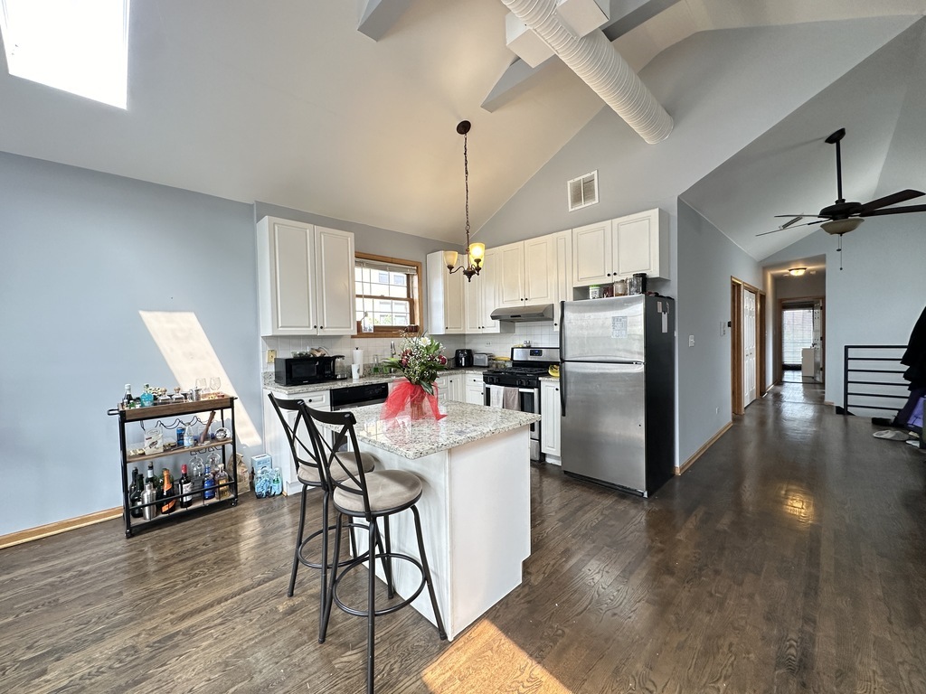 1424 W Division Street 4