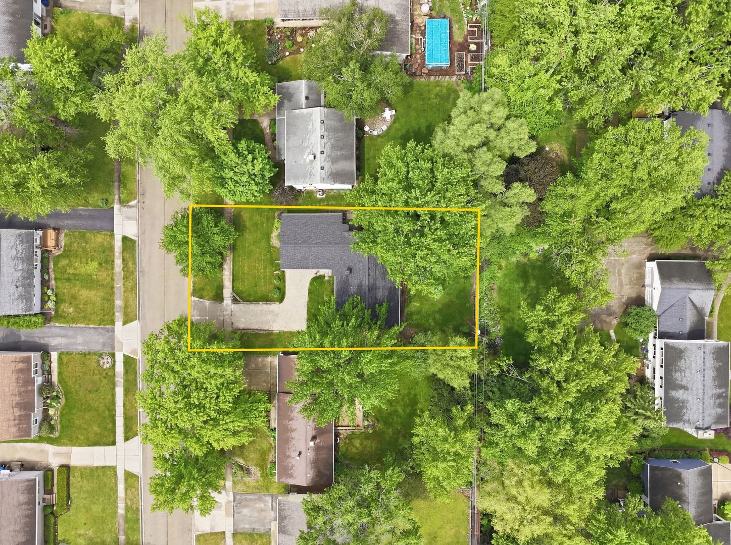 323 E Dresser Road