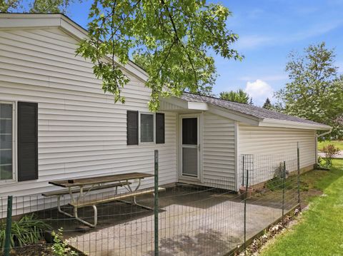 Tiny photo for 323 E Dresser Road, DeKalb, IL 60115 (MLS # 12632209)