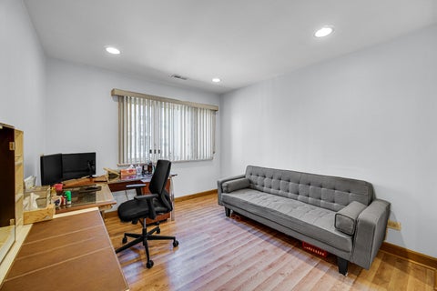 Tiny photo for 9395 Landings Lane #303, Des Plaines, IL 60016 (MLS # 12651353)