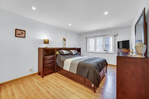 Tiny photo for 9395 Landings Lane #303, Des Plaines, IL 60016 (MLS # 12651353)