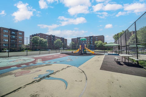 Tiny photo for 9395 Landings Lane #303, Des Plaines, IL 60016 (MLS # 12651353)