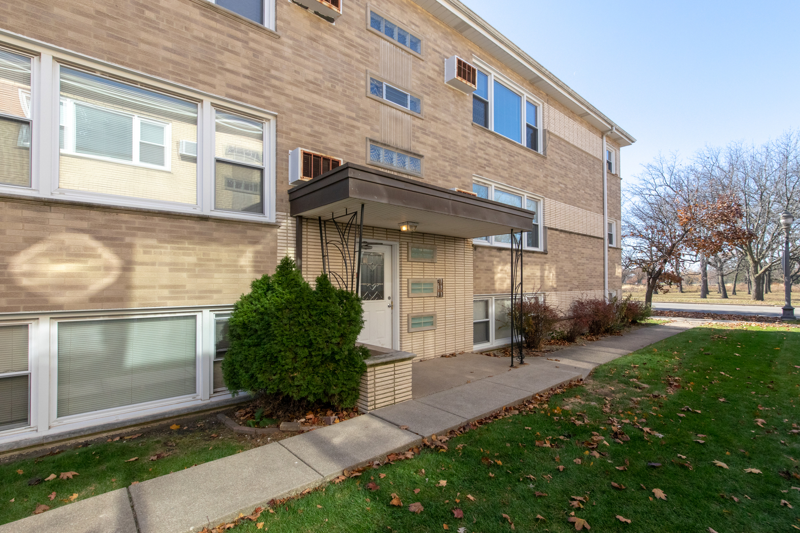 2245 Des Plaines Avenue A
