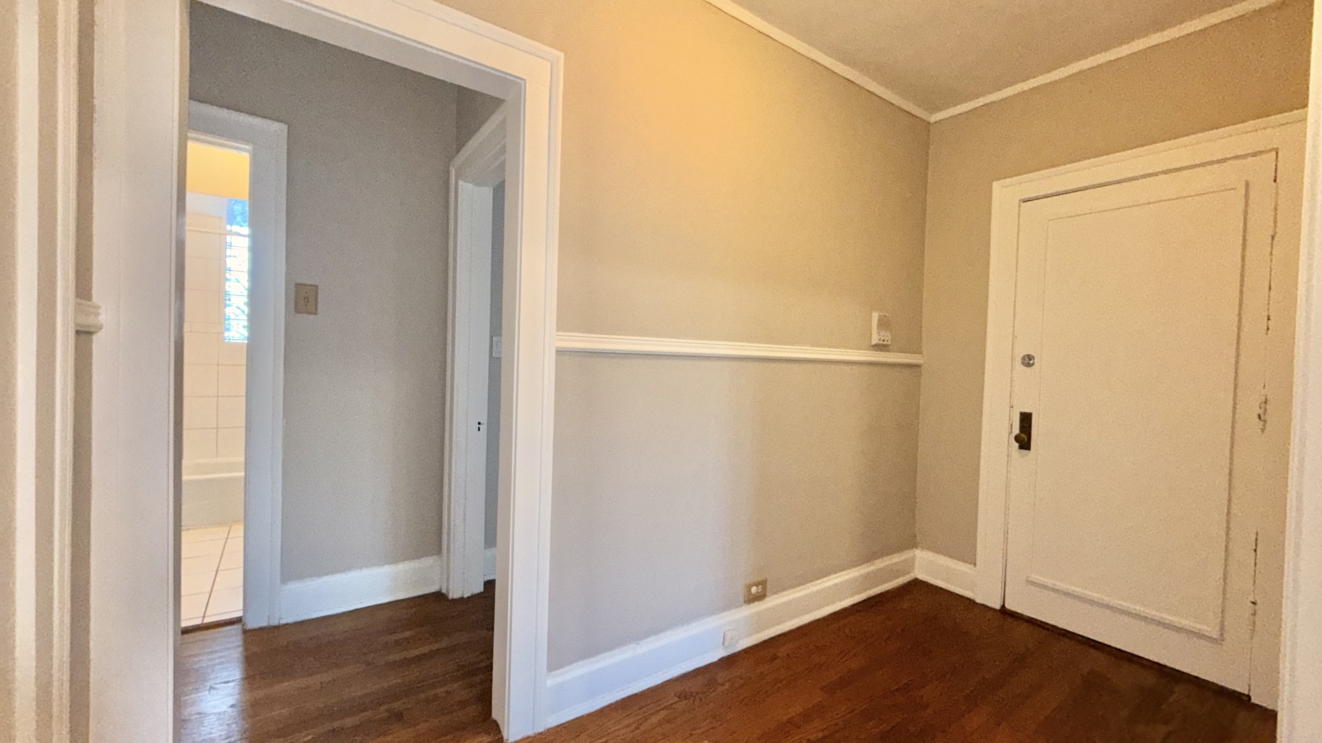 2016 1/2 Sherman Avenue 1S