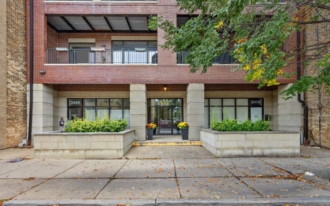 Photo of 3418 W Foster Avenue #202, Chicago, IL 60625 (MLS # 12785295)
