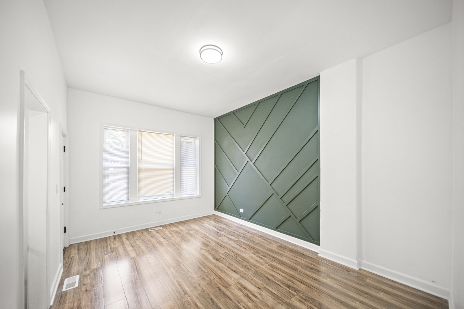 6810 S WABASH Avenue