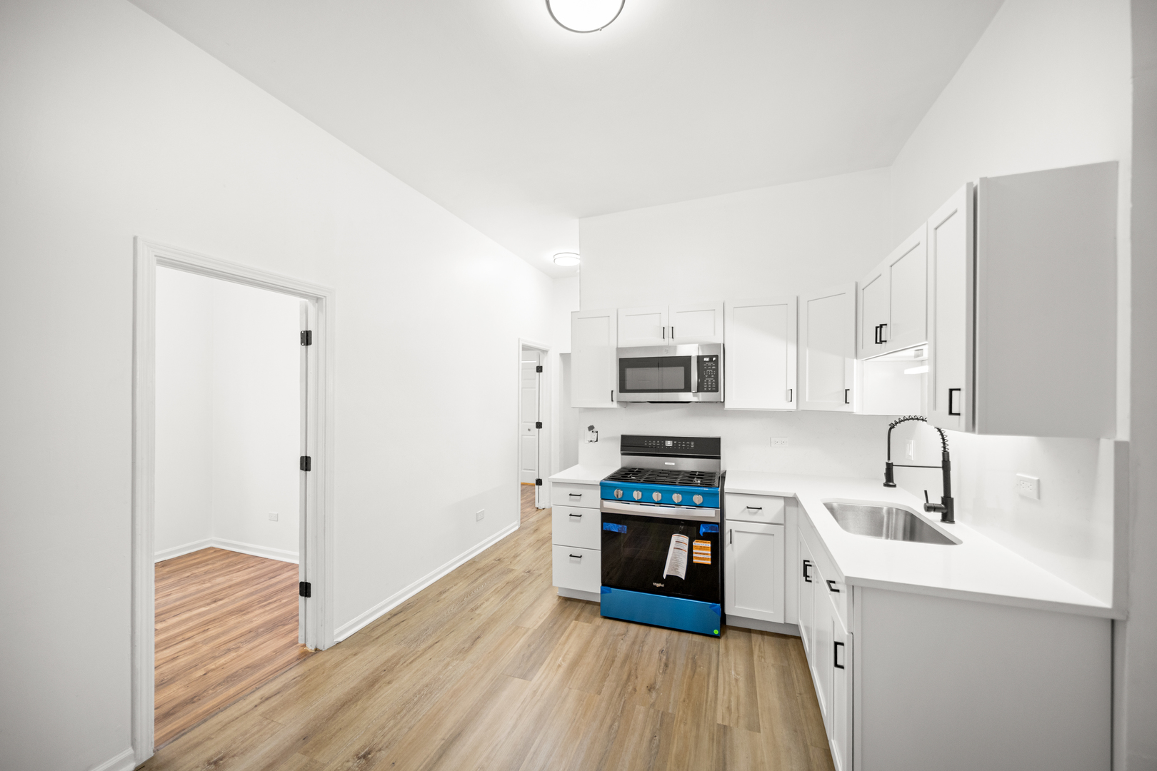 6810 S WABASH Avenue