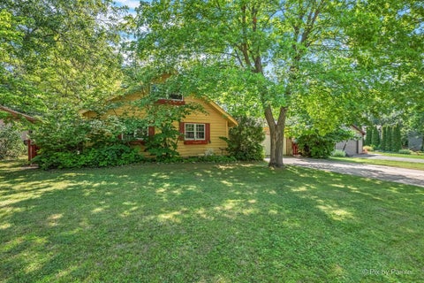 Tiny photo for 749 Cynthia Drive, Lake Holiday, IL 60548 (MLS # 12717845)