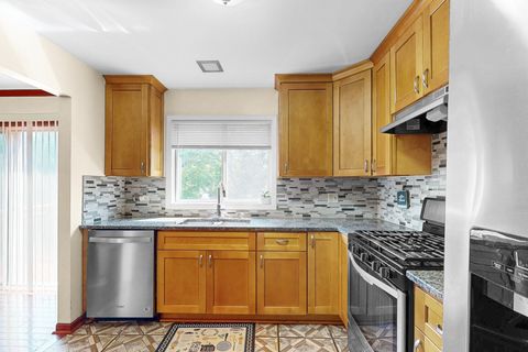 Tiny photo for 923 Capistrano Terrace, Bartlett, IL 60103 (MLS # 12473369)