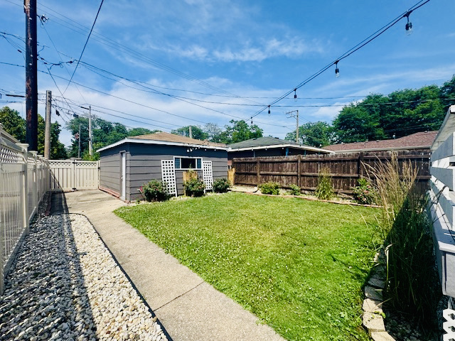 2544 W 107th Street