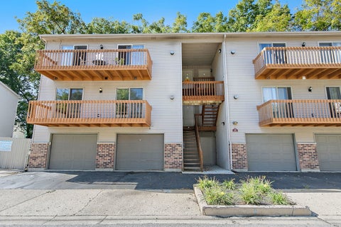Photo of 320 Woodridge Circle #B, South Elgin, IL 60177 (MLS # 12779256)