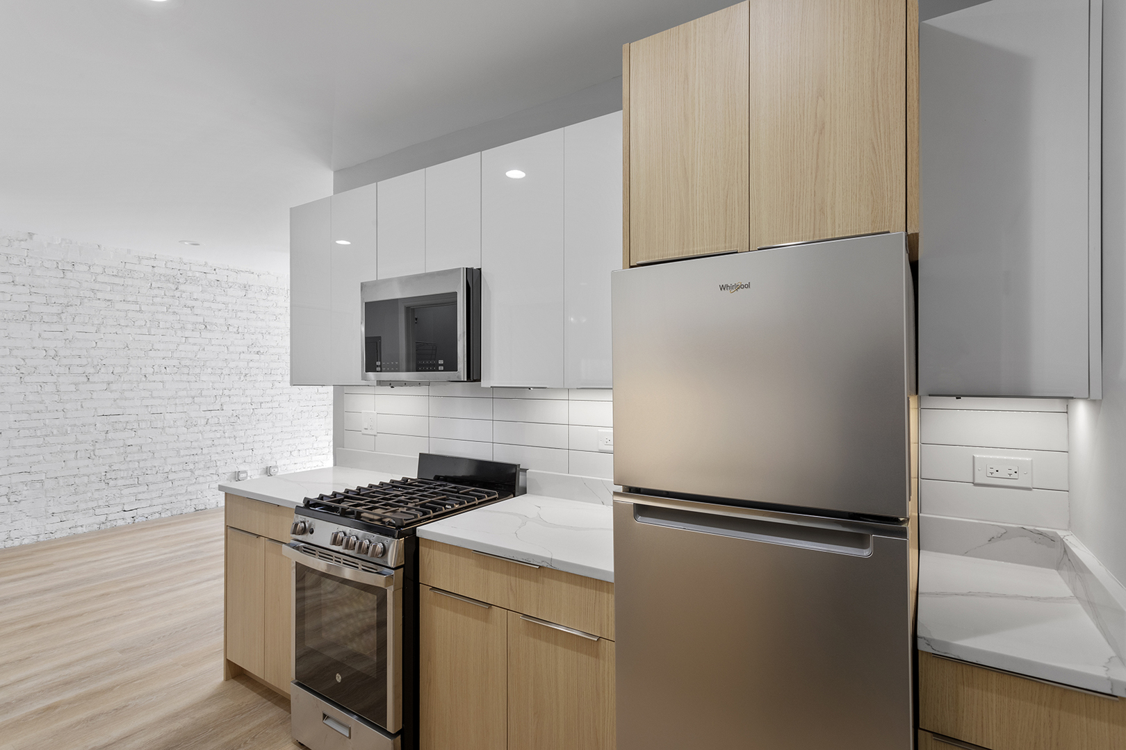 1633 W Chase Avenue 1K