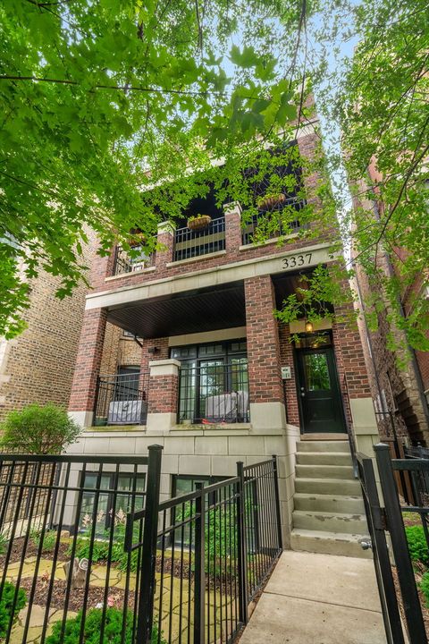 Photo of 3337 N Seminary Avenue #2, Chicago, IL 60657 (MLS # 12667109)