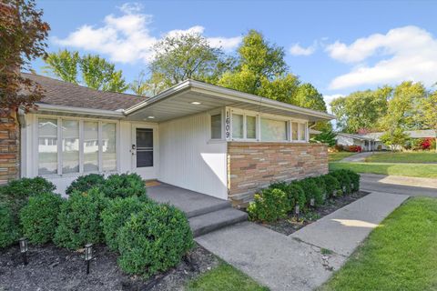 Tiny photo for 1609 W John Street, Champaign, IL 61821 (MLS # 12493464)