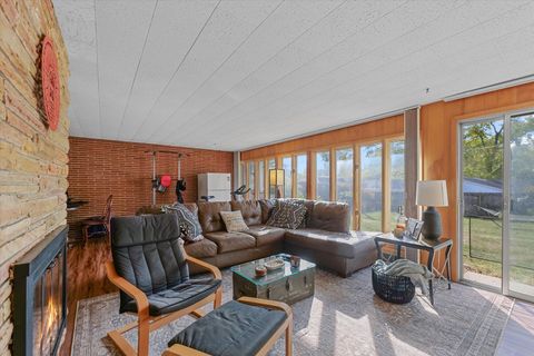 Tiny photo for 1609 W John Street, Champaign, IL 61821 (MLS # 12493464)