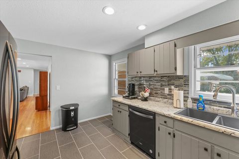 Tiny photo for 1609 W John Street, Champaign, IL 61821 (MLS # 12493464)