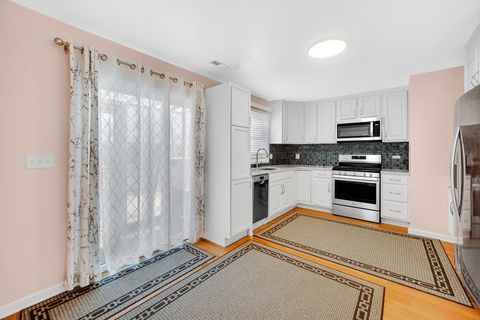 Tiny photo for 327 N Pershing Avenue, Mundelein, IL 60060 (MLS # 12611704)