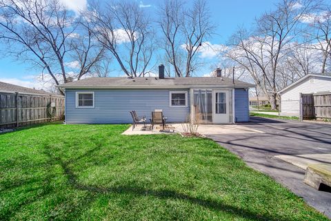 Tiny photo for 327 N Pershing Avenue, Mundelein, IL 60060 (MLS # 12611704)