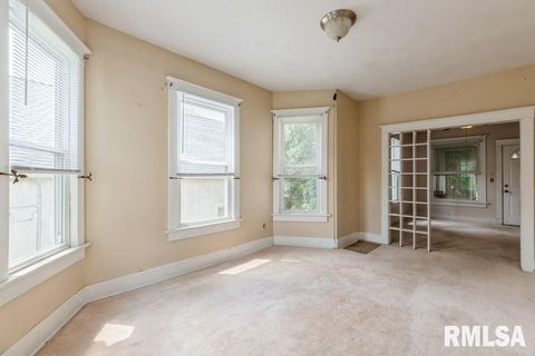 Tiny photo for 2308 18TH Avenue, Moline, IL 61265 (MLS # QC4268561)