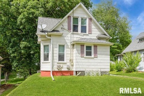 Tiny photo for 2308 18TH Avenue, Moline, IL 61265 (MLS # QC4268561)