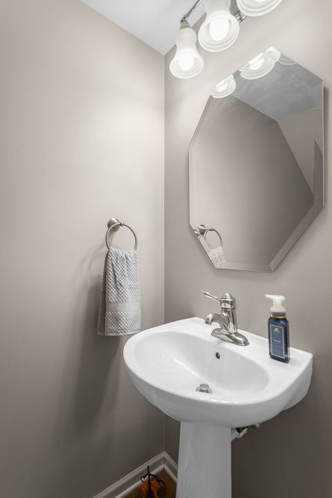 Tiny photo for 3303 Redbud Drive, Lindenhurst, IL 60046 (MLS # 12494322)