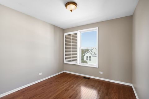 Tiny photo for 3303 Redbud Drive, Lindenhurst, IL 60046 (MLS # 12494322)