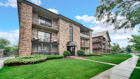 Photo of 16724 Paxton Avenue #2N, Tinley Park, IL 60477 (MLS # 12737685)