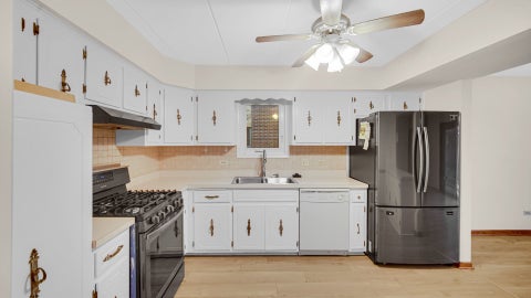 Tiny photo for 16724 Paxton Avenue #2N, Tinley Park, IL 60477 (MLS # 12737685)
