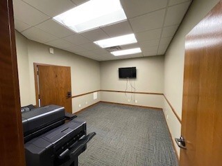 121 W Lincoln Highway