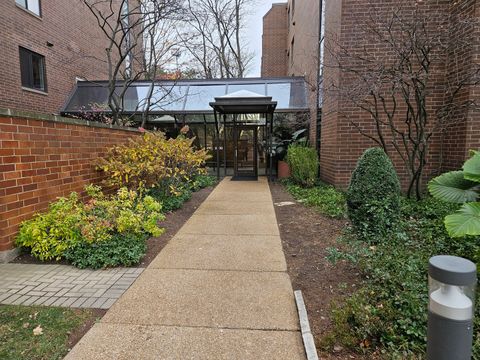 A home in Park Ridge