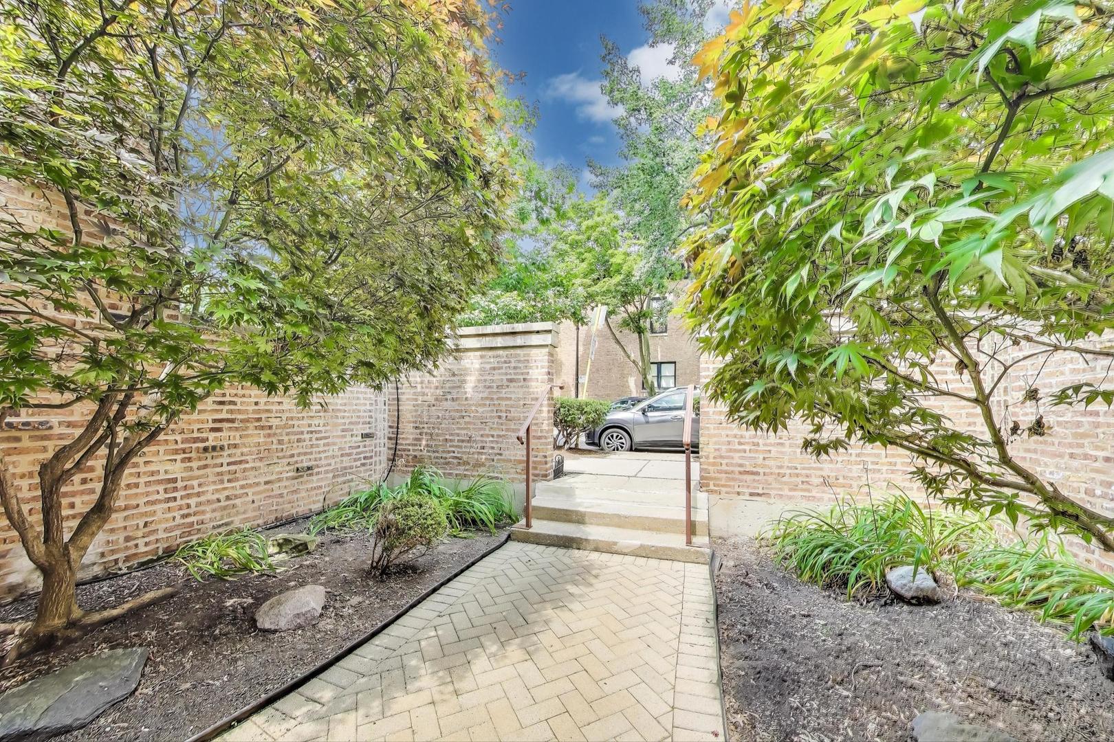 455 W GRANT Place 6