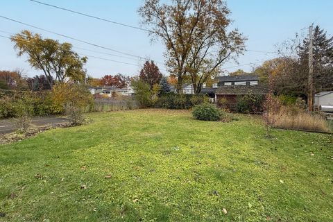 Tiny photo for 1703 N Burning Bush Lane, Mount Prospect, IL 60056 (MLS # 12542349)