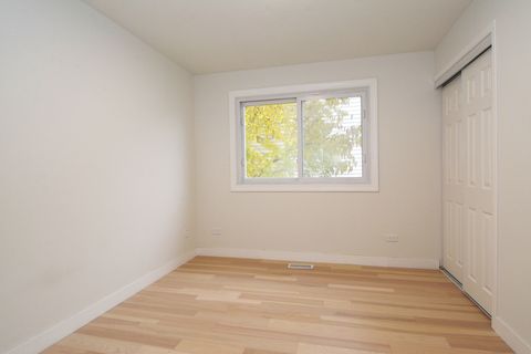 Tiny photo for 1703 N Burning Bush Lane, Mount Prospect, IL 60056 (MLS # 12542349)