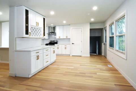 Tiny photo for 1703 N Burning Bush Lane, Mount Prospect, IL 60056 (MLS # 12542349)