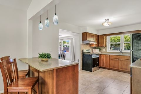 Tiny photo for 2313 Carriage Lane, Lindenhurst, IL 60046 (MLS # 12668099)