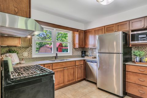 Tiny photo for 2313 Carriage Lane, Lindenhurst, IL 60046 (MLS # 12668099)
