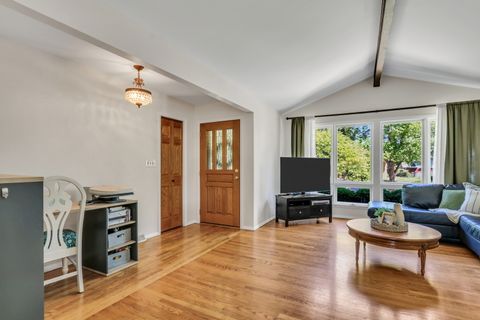 Tiny photo for 2313 Carriage Lane, Lindenhurst, IL 60046 (MLS # 12668099)