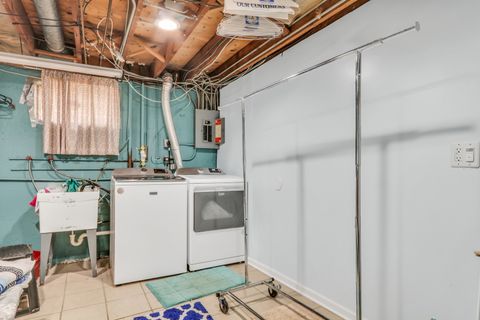 Tiny photo for 2313 Carriage Lane, Lindenhurst, IL 60046 (MLS # 12668099)