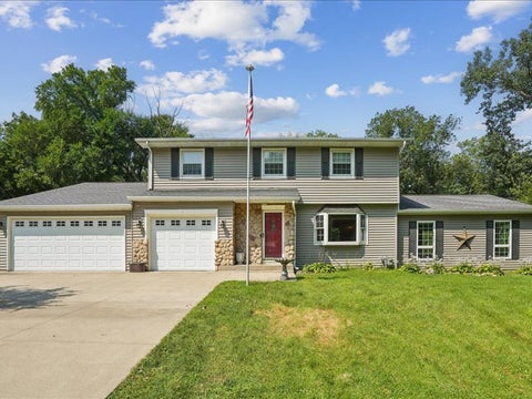 Tiny photo for 2260 Kingsbury Drive, East Moline, IL 61244 (MLS # 12735321)