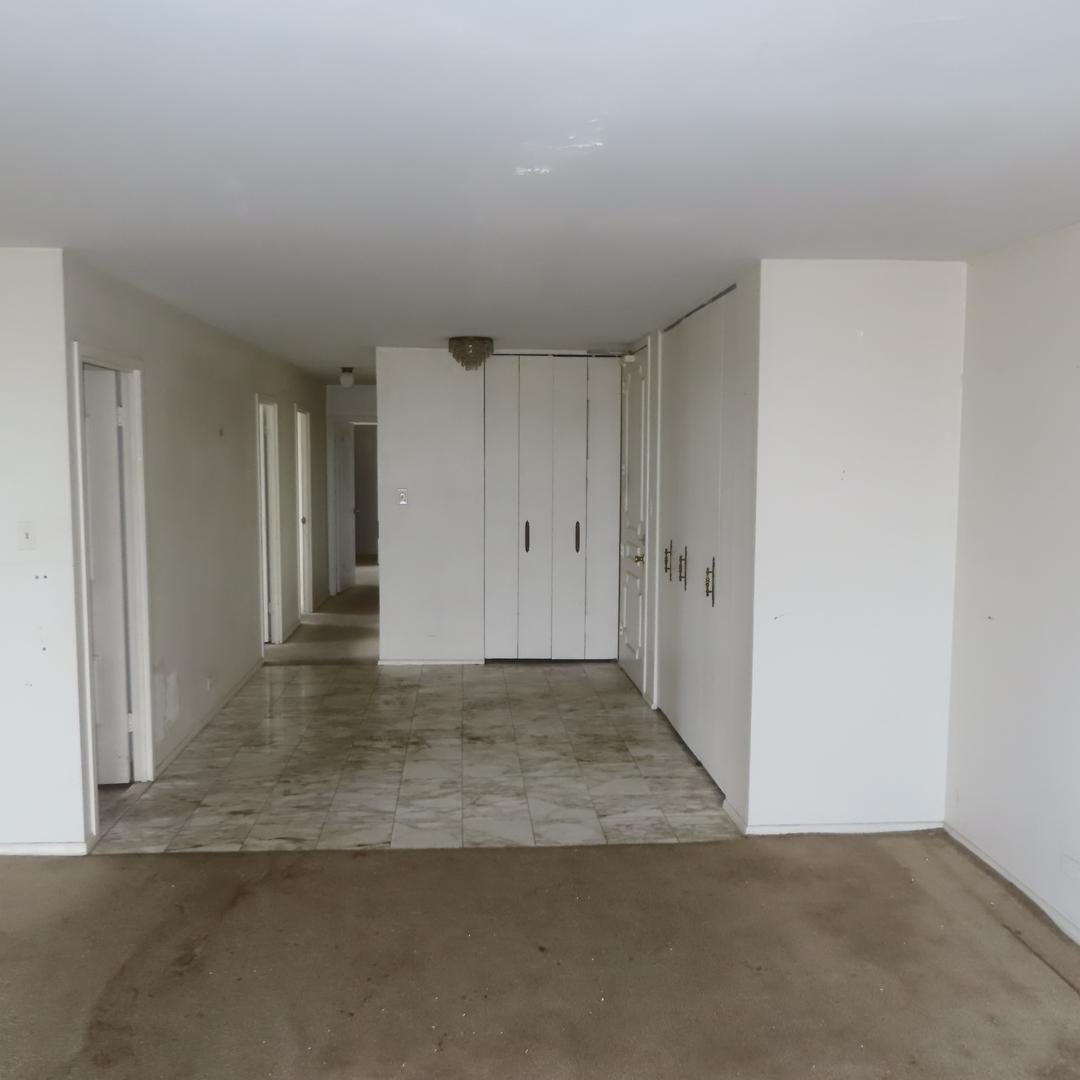 6833 N Kedzie Avenue 1516