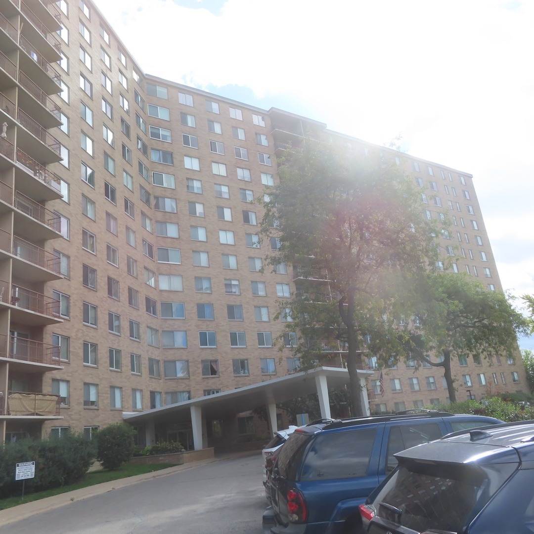 6833 N Kedzie Avenue 1516