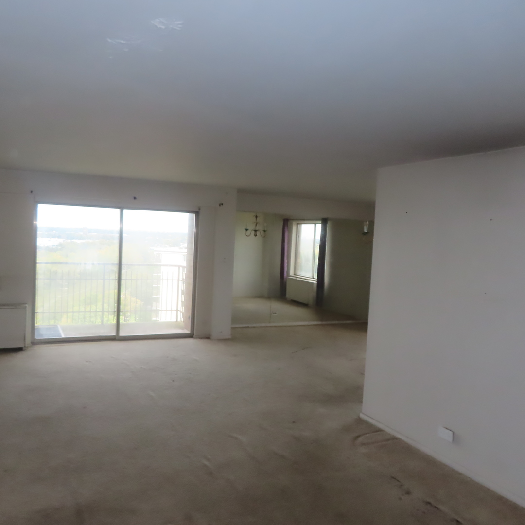 6833 N Kedzie Avenue 1516