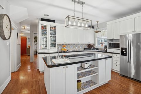 Tiny photo for 305 N Addison Avenue, Elmhurst, IL 60126 (MLS # 12530600)