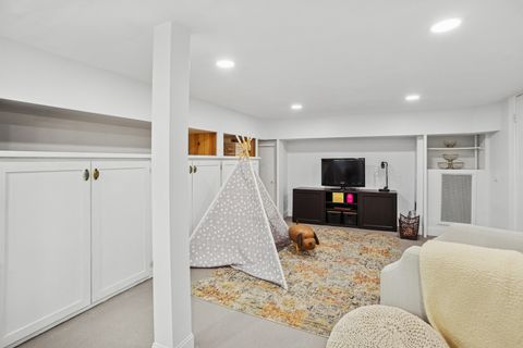 Tiny photo for 305 N Addison Avenue, Elmhurst, IL 60126 (MLS # 12530600)