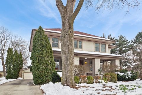 Tiny photo for 305 N Addison Avenue, Elmhurst, IL 60126 (MLS # 12530600)