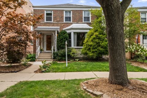 Photo of 5706 N Mozart Street, Chicago, IL 60659 (MLS # 12498916)