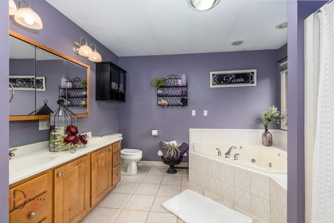 Tiny photo for 1123 Country Oak Drive, Ottawa, IL 61350 (MLS # 12519835)