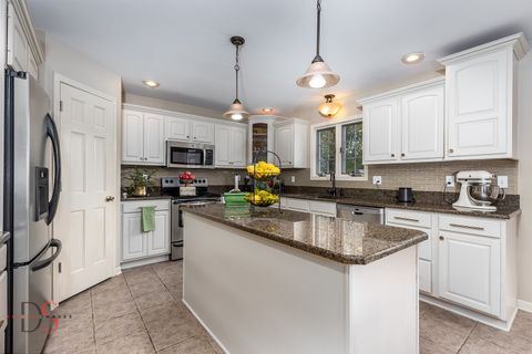 Tiny photo for 1123 Country Oak Drive, Ottawa, IL 61350 (MLS # 12519835)